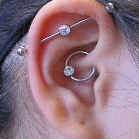 Пирсинг ушей Пирсинг ушей
