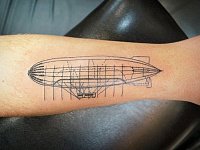 мужская тату дерижабль