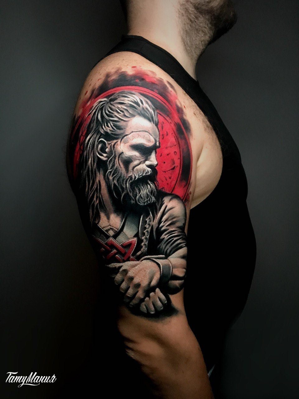 Татуировка Один на плече