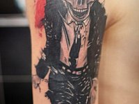 Тату череп в костюме