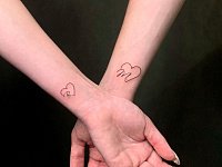 Парная тату сердце с инициалами
