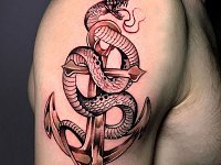 Тату змея с якорем
