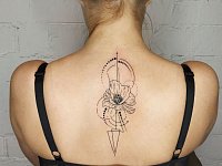 Тату мак геометрия