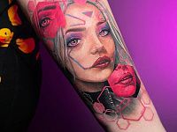 Татуировка портрет девушки абстракция