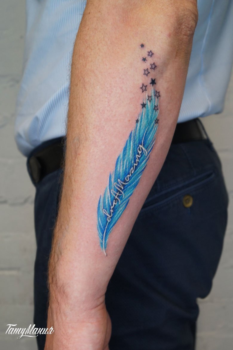 Тату перо со звездами