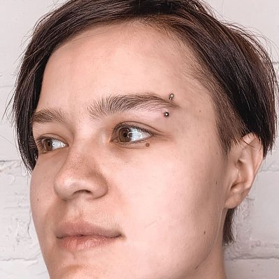 Пирсинг брови для женщин