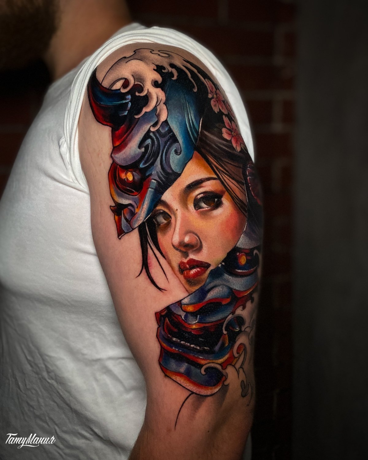 Татуировка гейша и японская маска