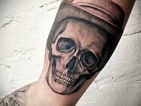 Татуировка череп в шляпе