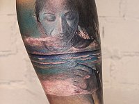 Тату девушка в закате