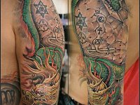 тату дракона на плече