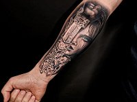 Тату портрет гейши на руке