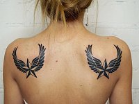 Тату звезды с крыльями