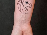 Тату анубис на запястье