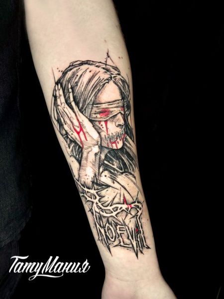 Тату хоррор и надпись no evil