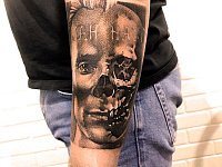 Тату лицо-череп