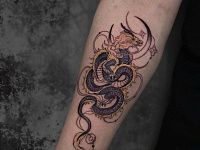 Тату китайский дракон на предплечье
