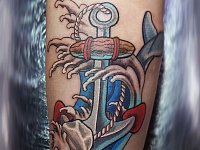 Тату якорь с акулой