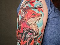 Татуировка лиса на плече