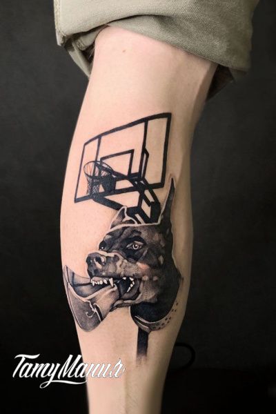 Тату доберман и баскетбольное кольцо