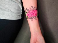 Тату пион графика на предплечье