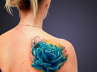 Тату голубая роза