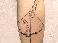 Тату лук с руками