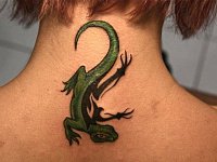Татуировка зеленая ящерица
