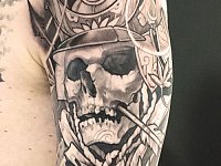 Тату череп-самурай