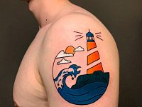 Тату маяк на плече