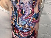 Тату ганеша на плече