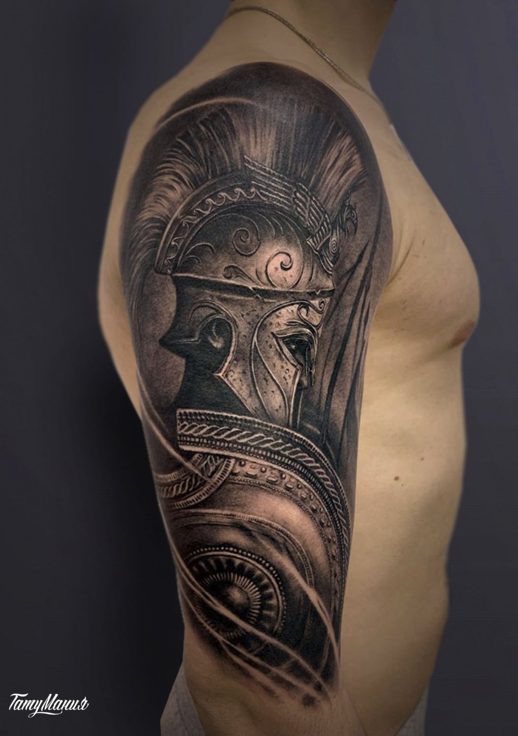 Татуировка спартанца на плече