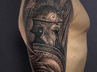 Татуировка спартанца на плече