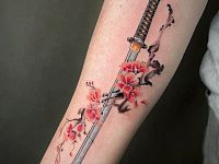 Тату меч и сакура