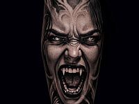 Тату вампирша