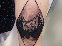 Тату лес в ромбе