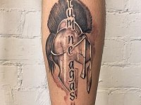 Тату спартанский шлем