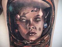 Тату девушка космонавт