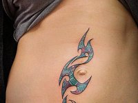 Тату трайбл в цвете