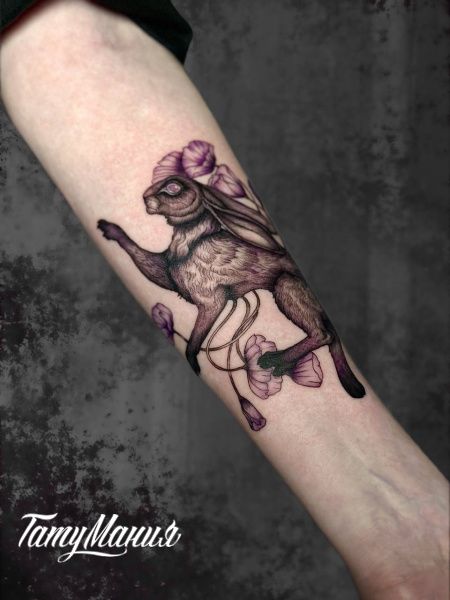 Тату заяц и цветы