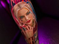 Тату портрет Харли Квинн