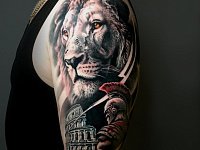 Тату лев и спратанец