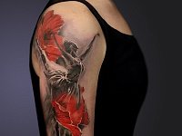 Тату балерина и маки