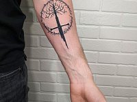 Тату меч и кольцо всевластия