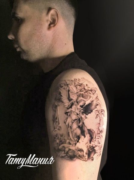 Тату архангел Михаил и демон