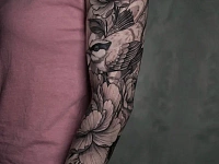 Тату цветочный рукав с птицей