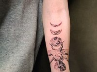 Тату фазы луны на руке