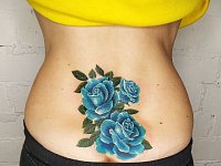 Тату розы на пояснице