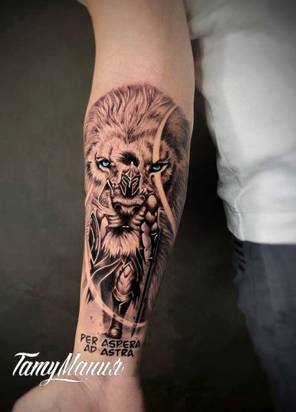 Тату лев и спартанец