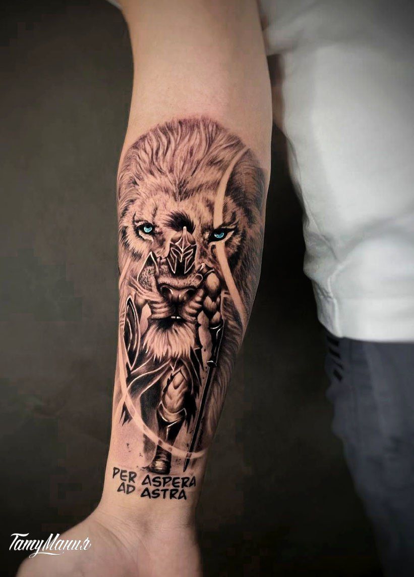 Тату лев и спартанец