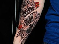 Тату карп Кои на руке